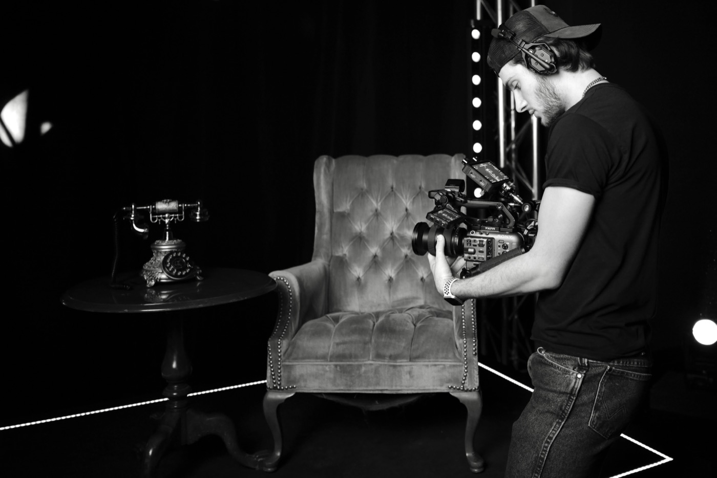 Spartak Truhtchev operating a cinema camera on set